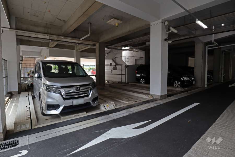 敷地内駐車場（屋内機械式）