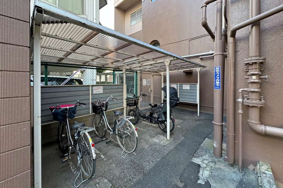 駐輪場（屋根付き）