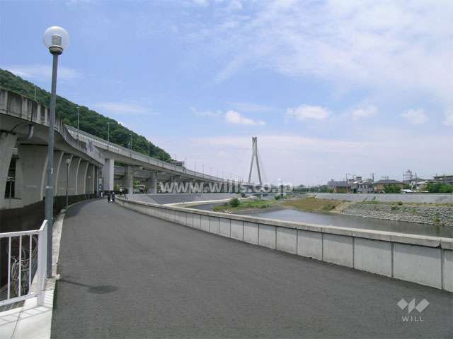 猪名川沿いは遊歩道が整備されています。