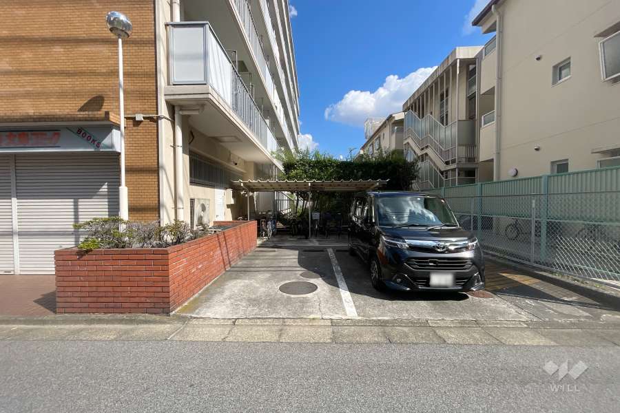 敷地内駐車場（屋外平面式）