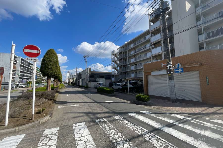 敷地北側の前面道路