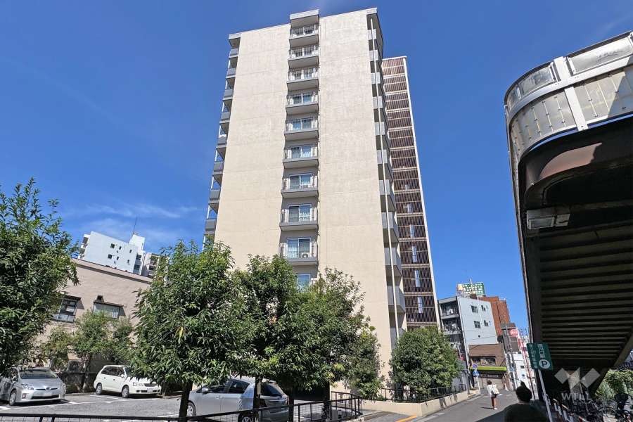 西川口パークハウスの外観（東側から）