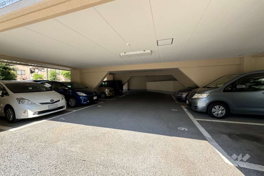 敷地内駐車場（屋内平面式）