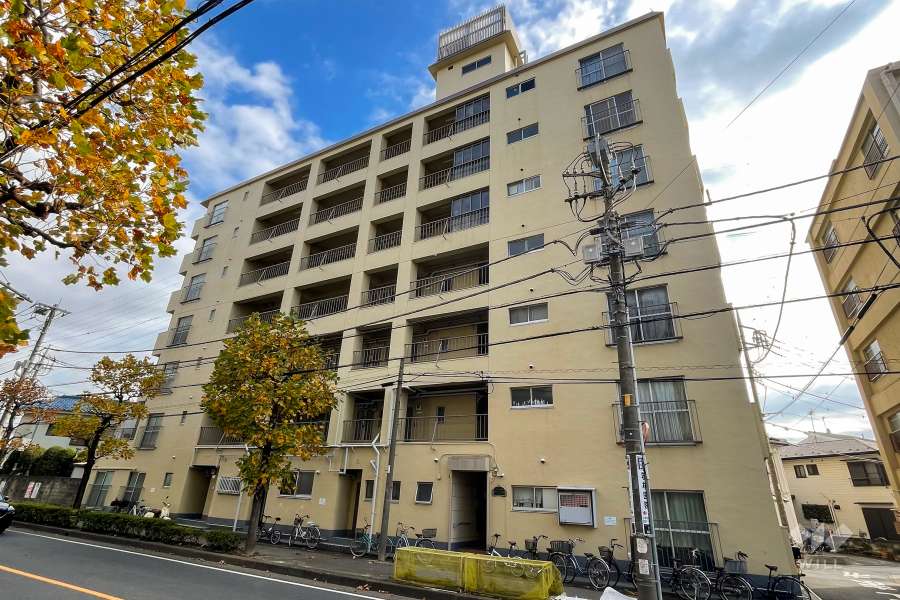 南浦和クイーンコーポA棟の外観（北西側から）