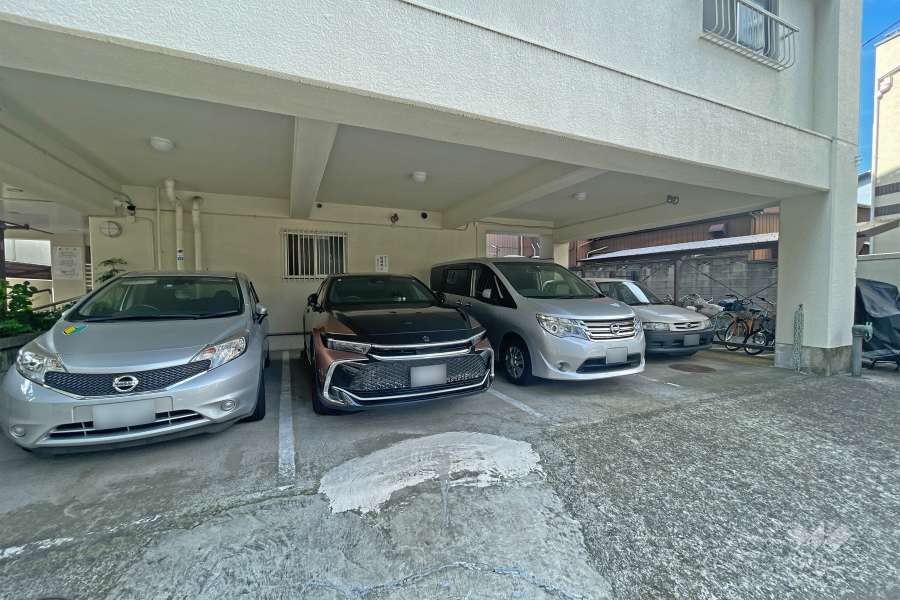 敷地内駐車場（屋外平面式）