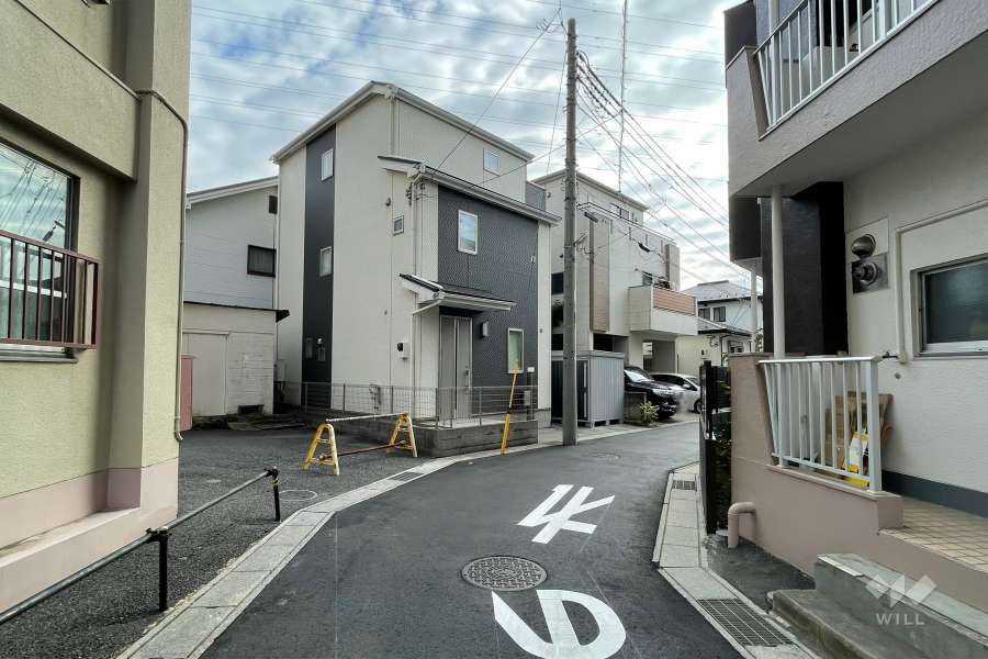 敷地東側の前面道路