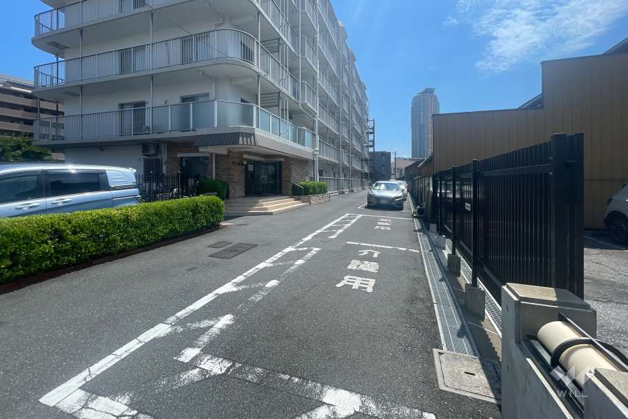 駐車場の出入り口