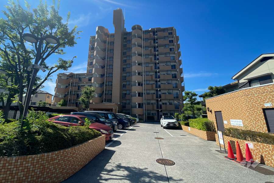 川口リバーサイドローヤルコーポの外観（北側から）