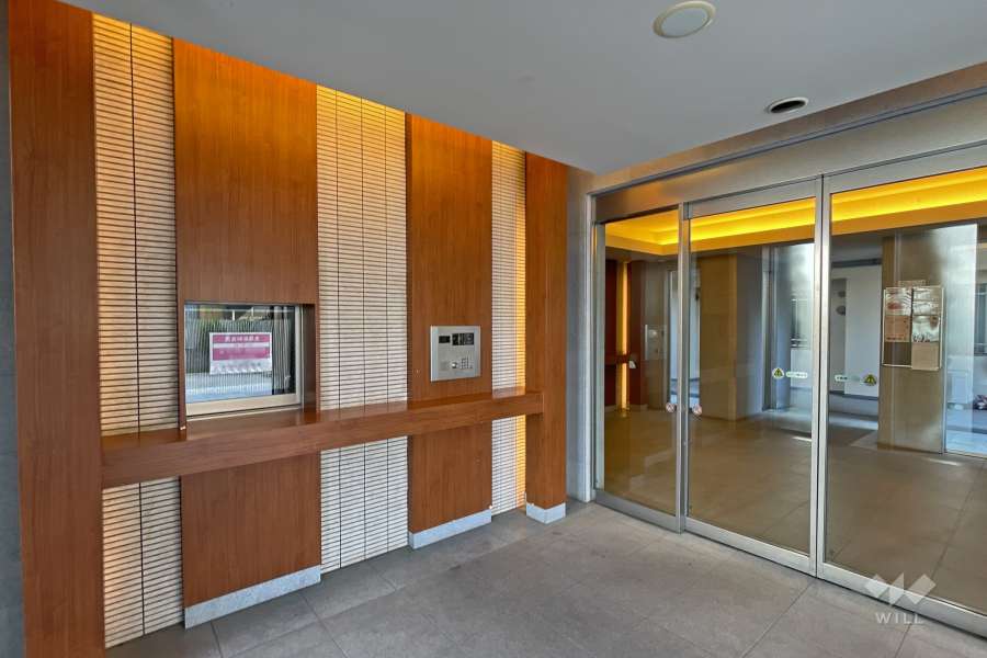 エントランスはオートロック付きです。