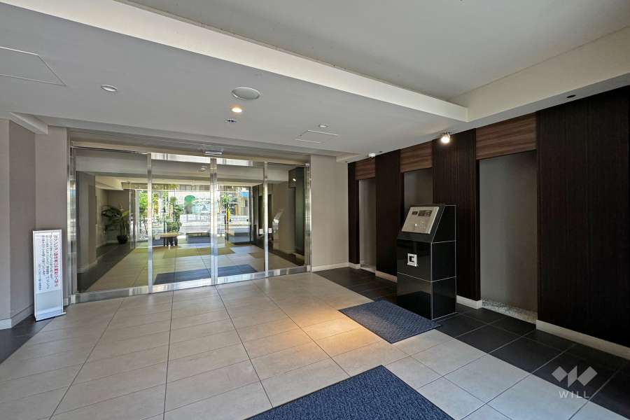 エントランスはオートロック付きです。