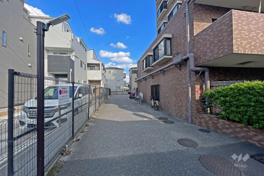 駐車場の出入り口