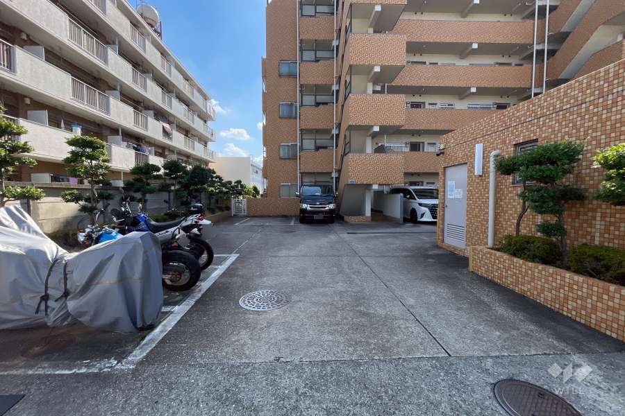 敷地内駐車場（屋外平面式）