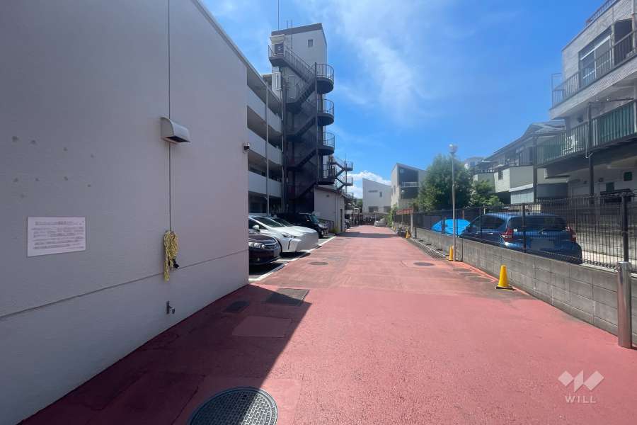 駐車場の出入り口