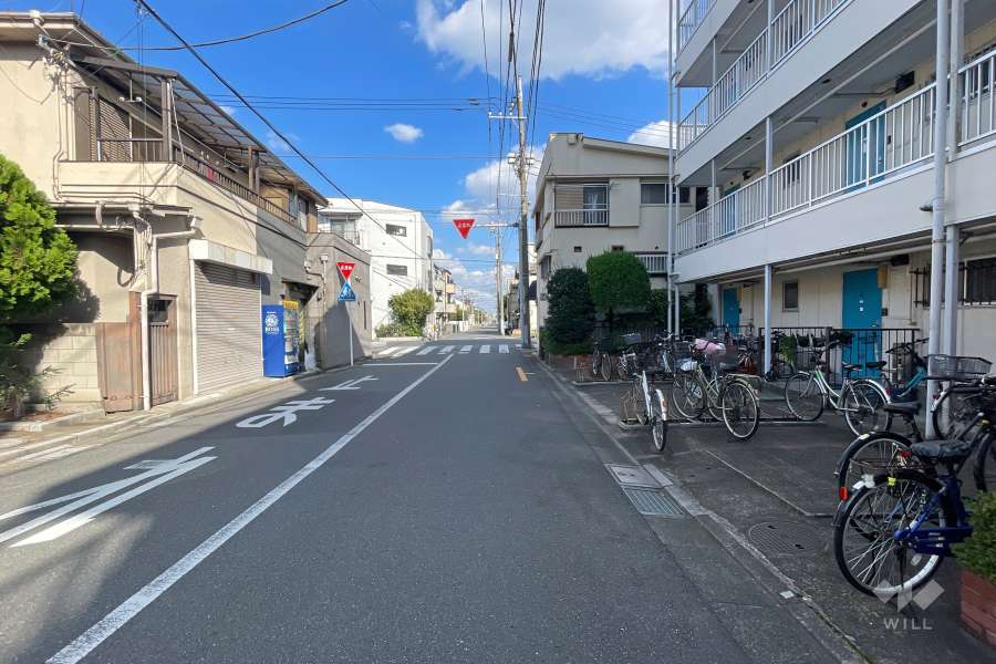 敷地北側の前面道路
