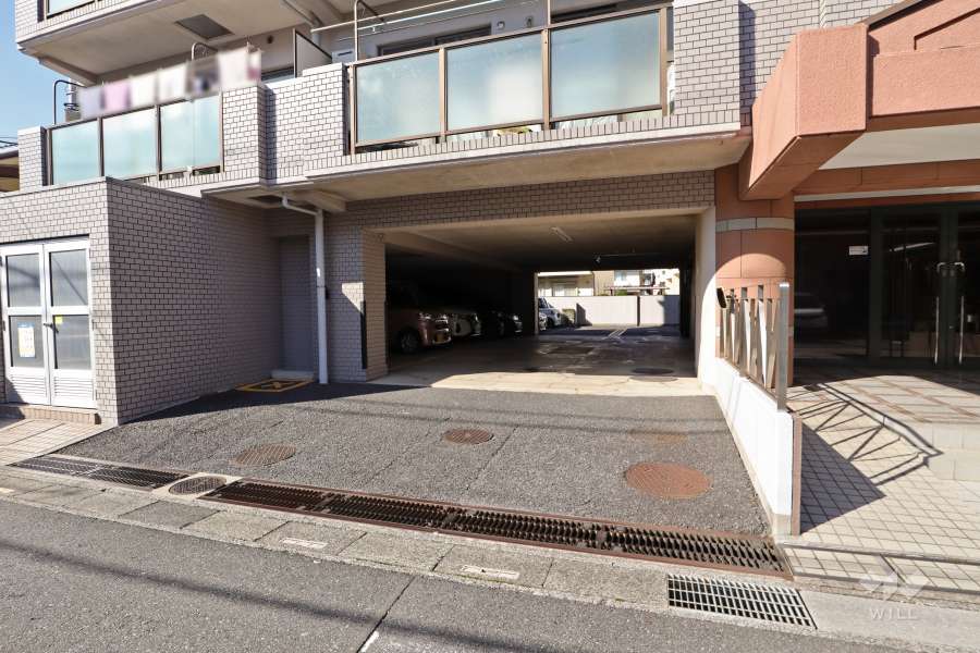 駐車場出入口