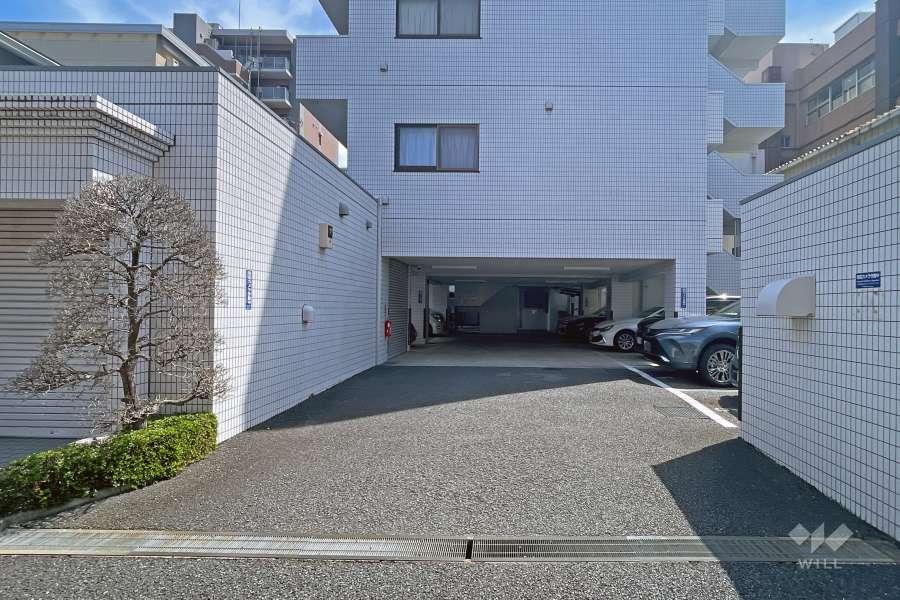 駐車場の出入り口（屋内平面式）