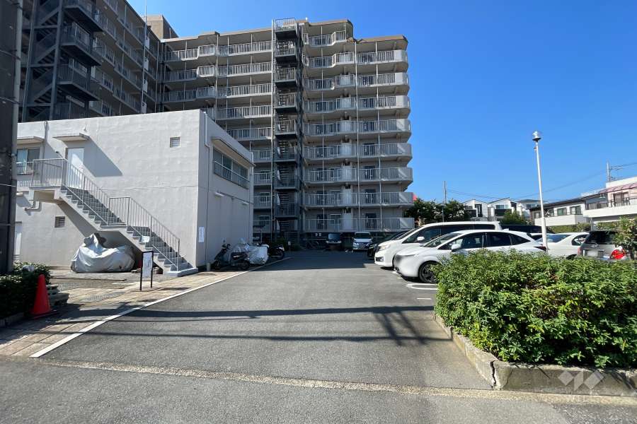 駐車場の出入り口