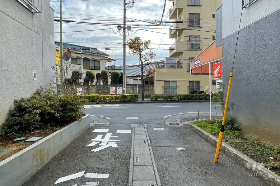 敷地東側の前面道路　