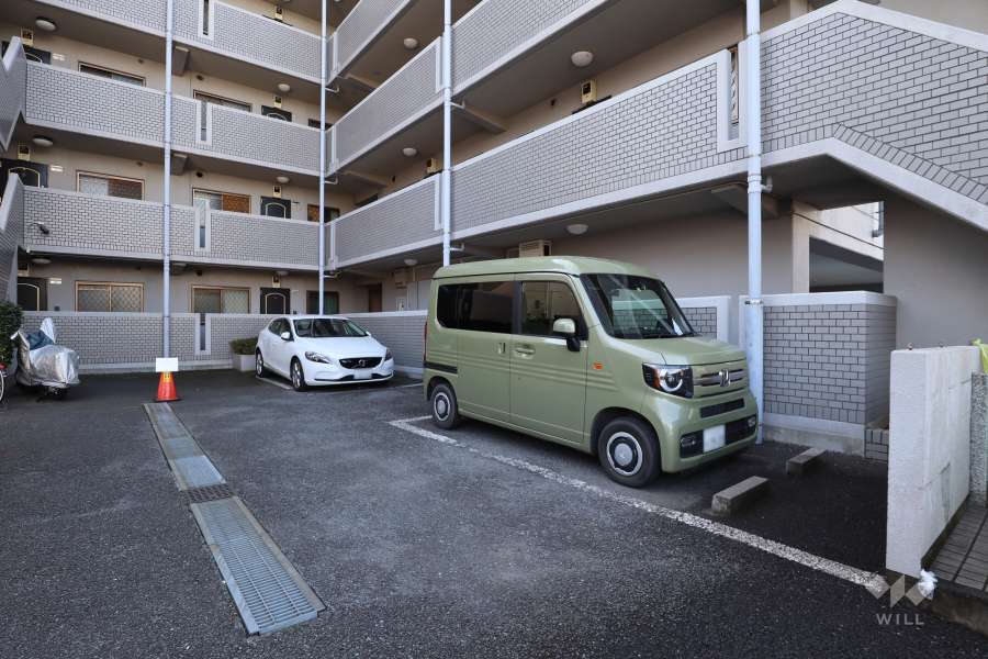 敷地内駐車場（屋外平面式）