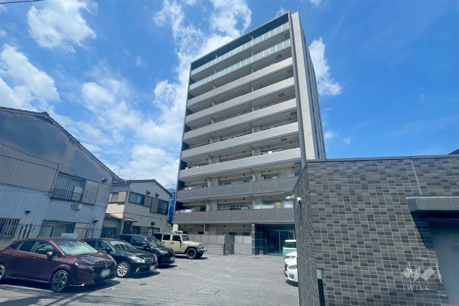 プレサンスロジェ川口元郷の外観（南東側から）