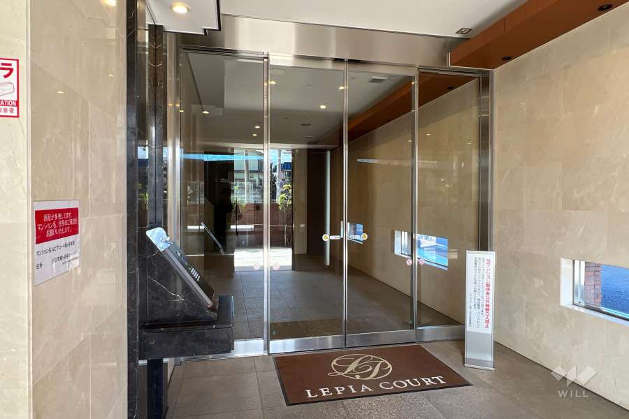 エントランスはオートロック付きです。