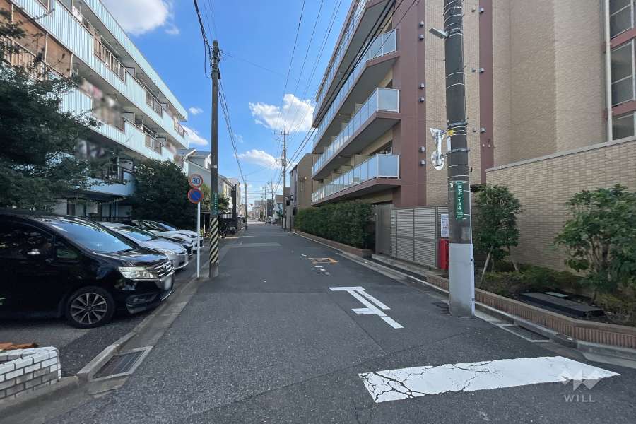 敷地北側の前面道路