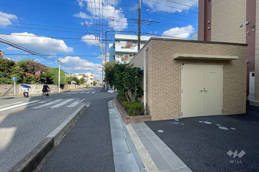 敷地北側の前面道路　
