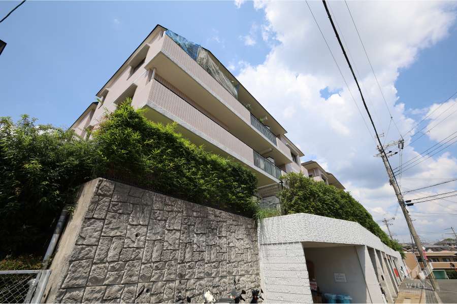 フォルム池田五月丘の外観（南側から）