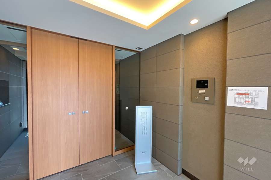 エントランスはオートロック付きです。