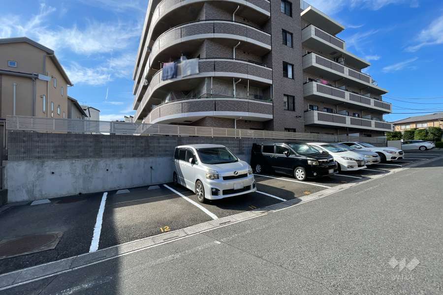 敷地内駐車場（屋外平面式）