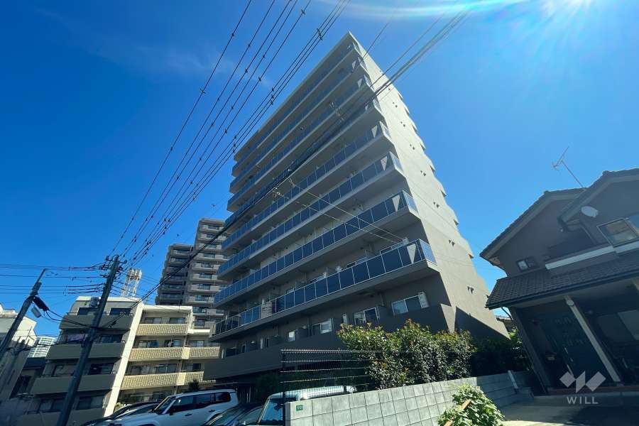 グランヴァンプレミアム川口の外観（南西側から）