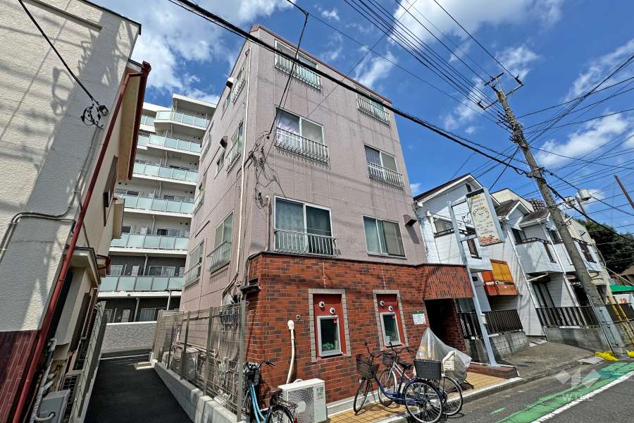 今井ビルの外観（南東側から）