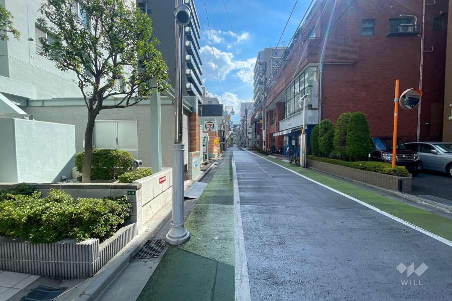 敷地北西側の前面道路