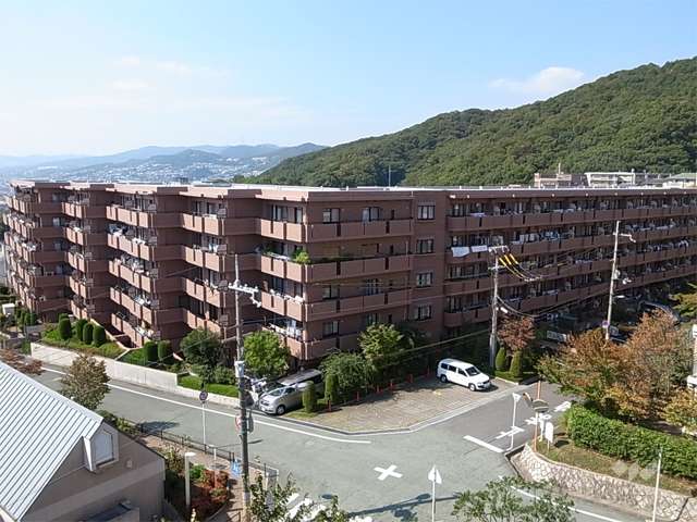 ダイアパレス池田五月丘の外観（南東側から）