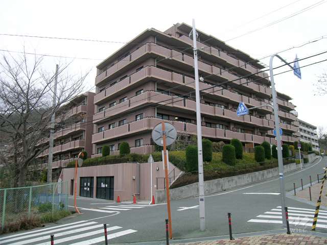 ダイアパレス池田五月丘の外観（南西側から）