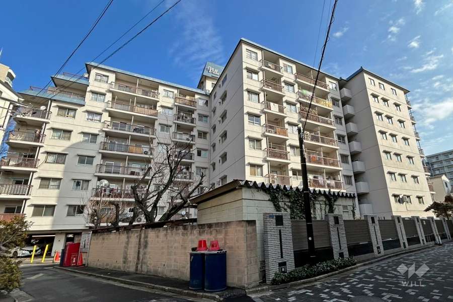 ヴィラロイヤル町屋の外観（南西側から）