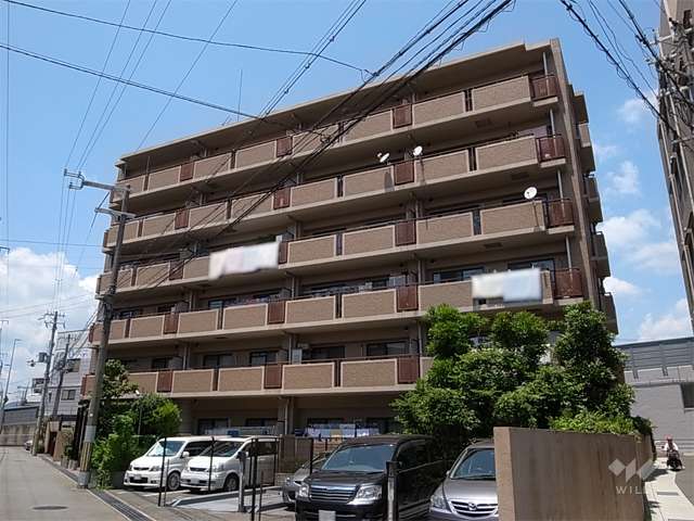 コンドミニアム石橋駅前の外観（南側から）