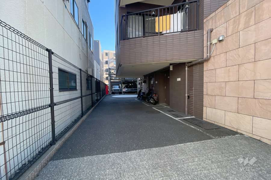 駐車場の出入り口
