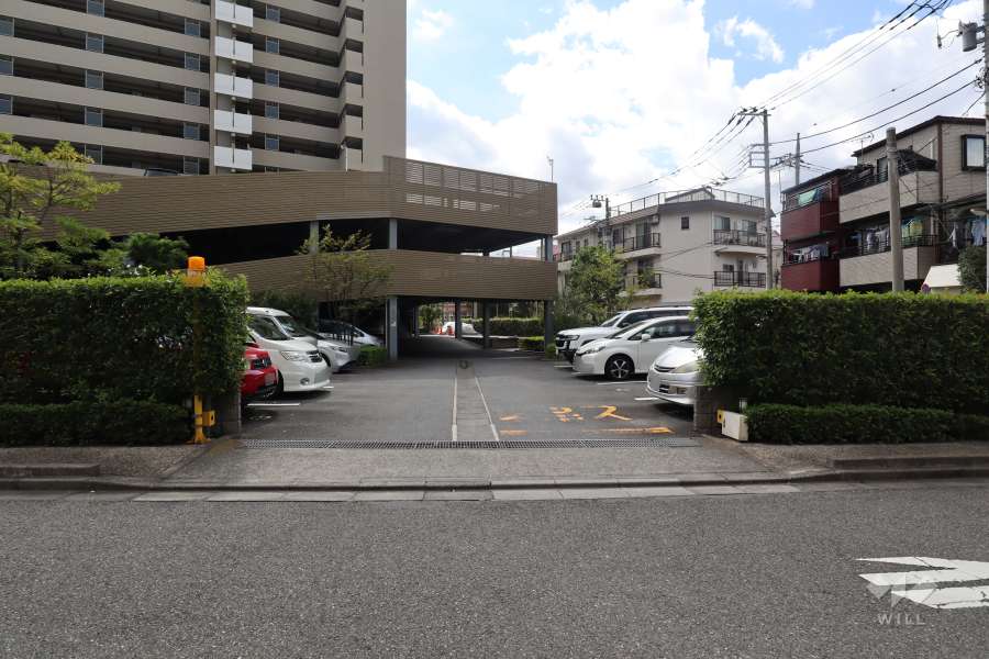 駐車場の出入り口