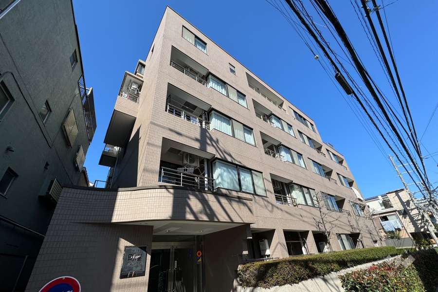 コスモ町屋グランコートの外観（南東側から）