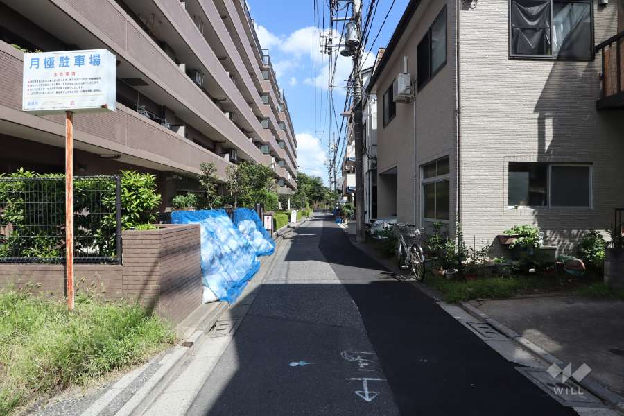 敷地東側の前面道路