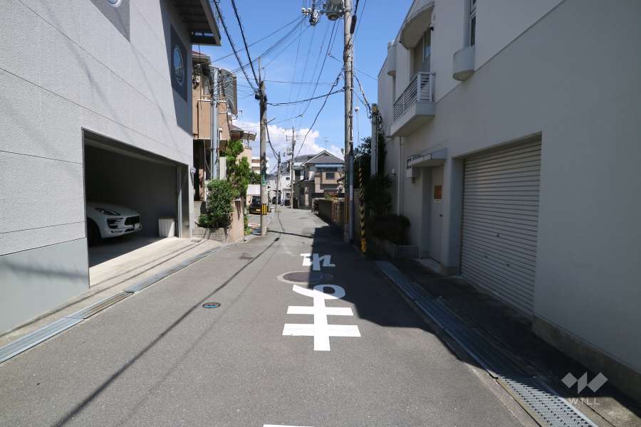 敷地北側の前面道路