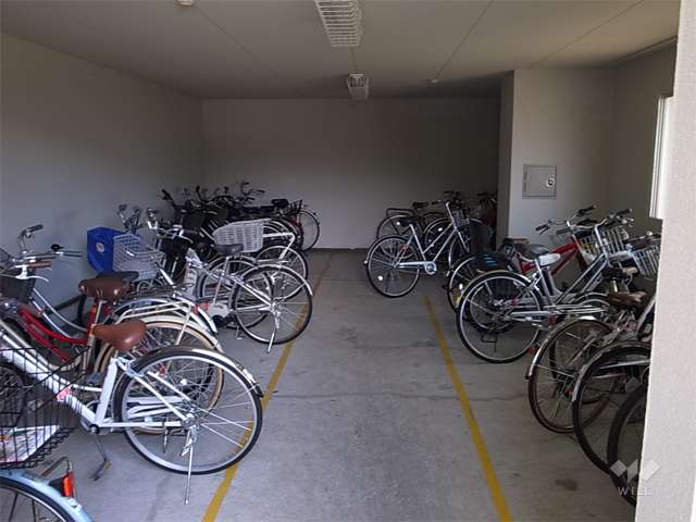 エントランス横にある駐輪場（屋内）