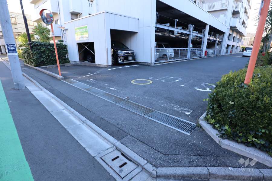 駐車場の出入り口
