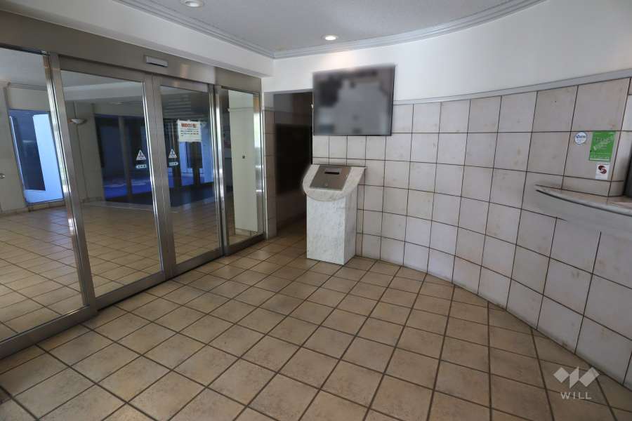 エントランスはオートロック付きです。