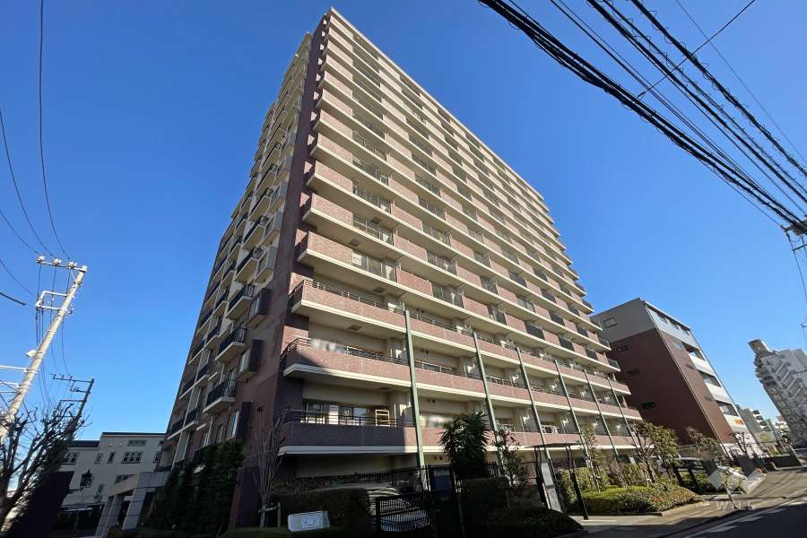 ライオンズガーデン町屋アクアステージの外観（南西側から）