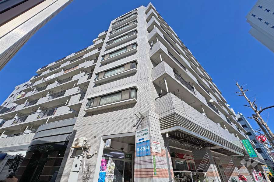 ライオンズプラザ町屋の外観（南東側から）