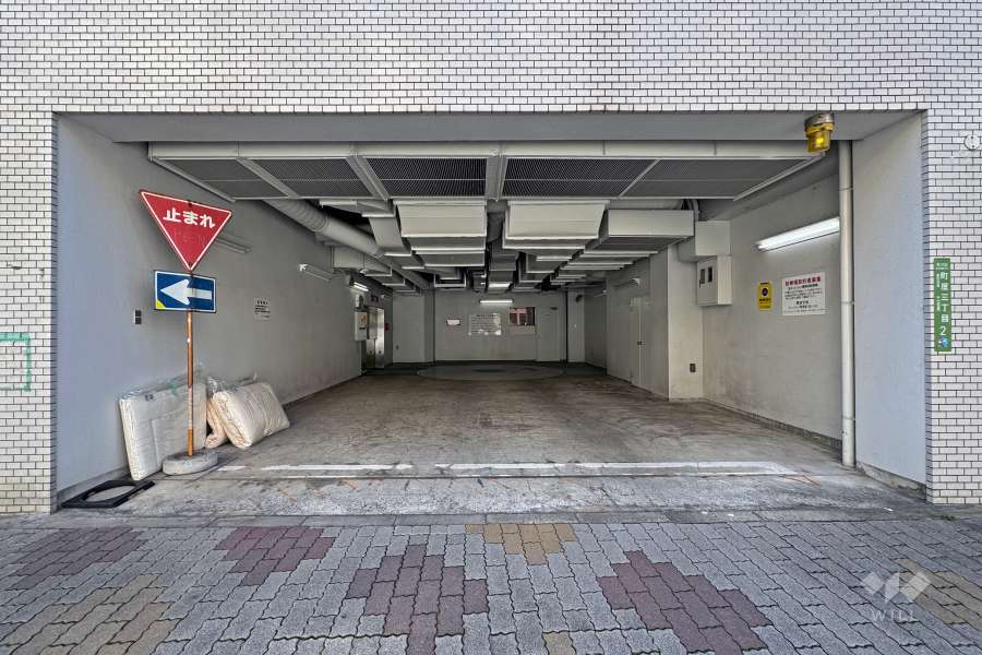 敷地内駐車場（屋内機械式）