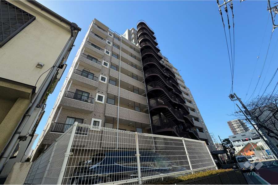 ライオンズマンション町屋の外観（北東側から）