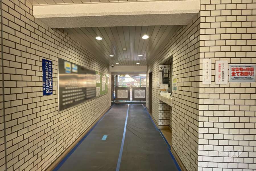 エントランスホール